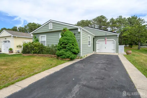 -87 Chesterfield Lane, Toms River, NJ 08757
