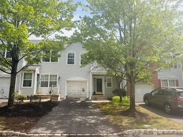 -272 Marcia Way, Bridgewater, NJ 08807