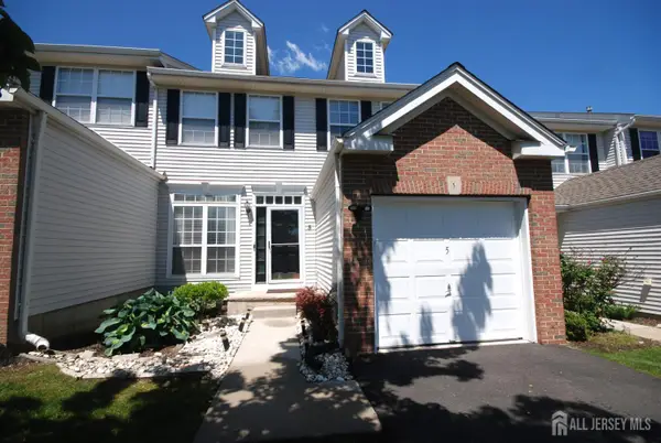 -5 Schlottfeld Lane, Parlin, NJ 08859