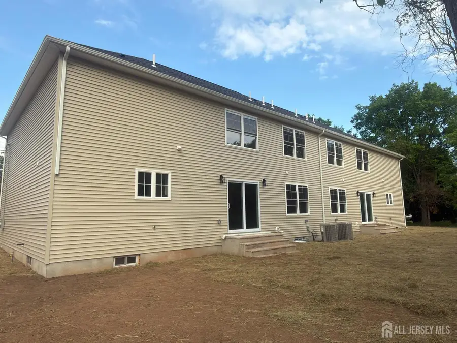 -10 Delar Parkway #B, Franklin Park, NJ 08823 - #3