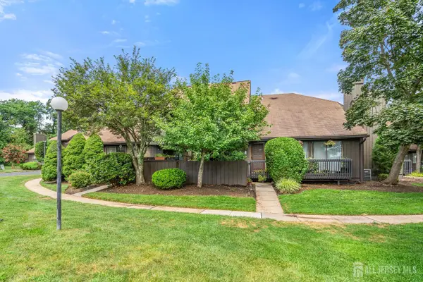 -516 Westgate Drive, Edison, NJ 08820