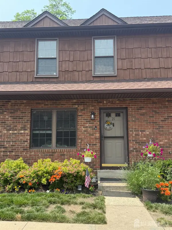 -21-B Quail Run Drive, Jamesburg, NJ 08831