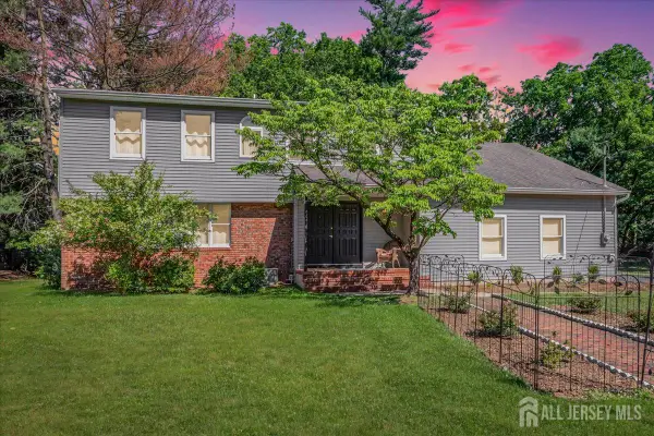 -2 Abbott Court, Edison, NJ 08820