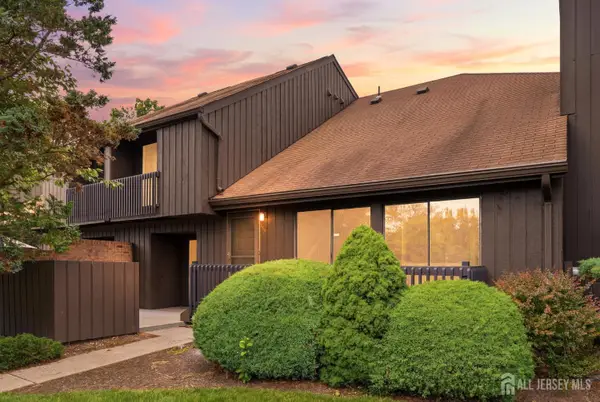 -438 Westgate Drive, Edison, NJ 08820