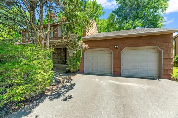 -11 Aspen Circle, Edison, NJ 08820