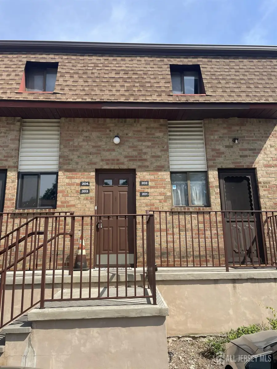 -202 N Oaks Boulevard N, North Brunswick, NJ 08902 - #2