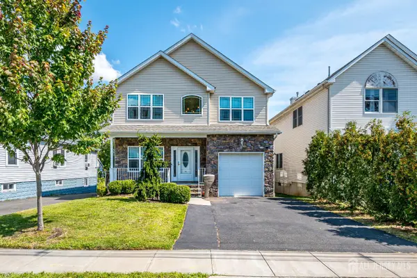 -54 Hillcrest Avenue, Iselin, NJ 08830