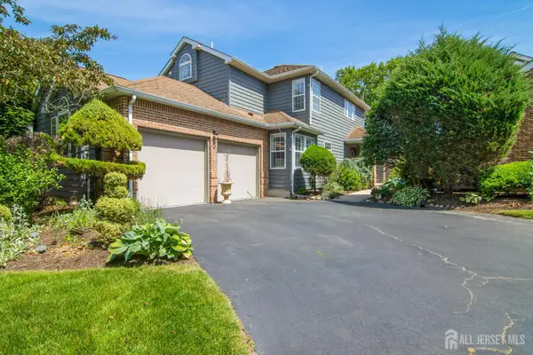 -19 Fairway Boulevard, Monroe, NJ 08831