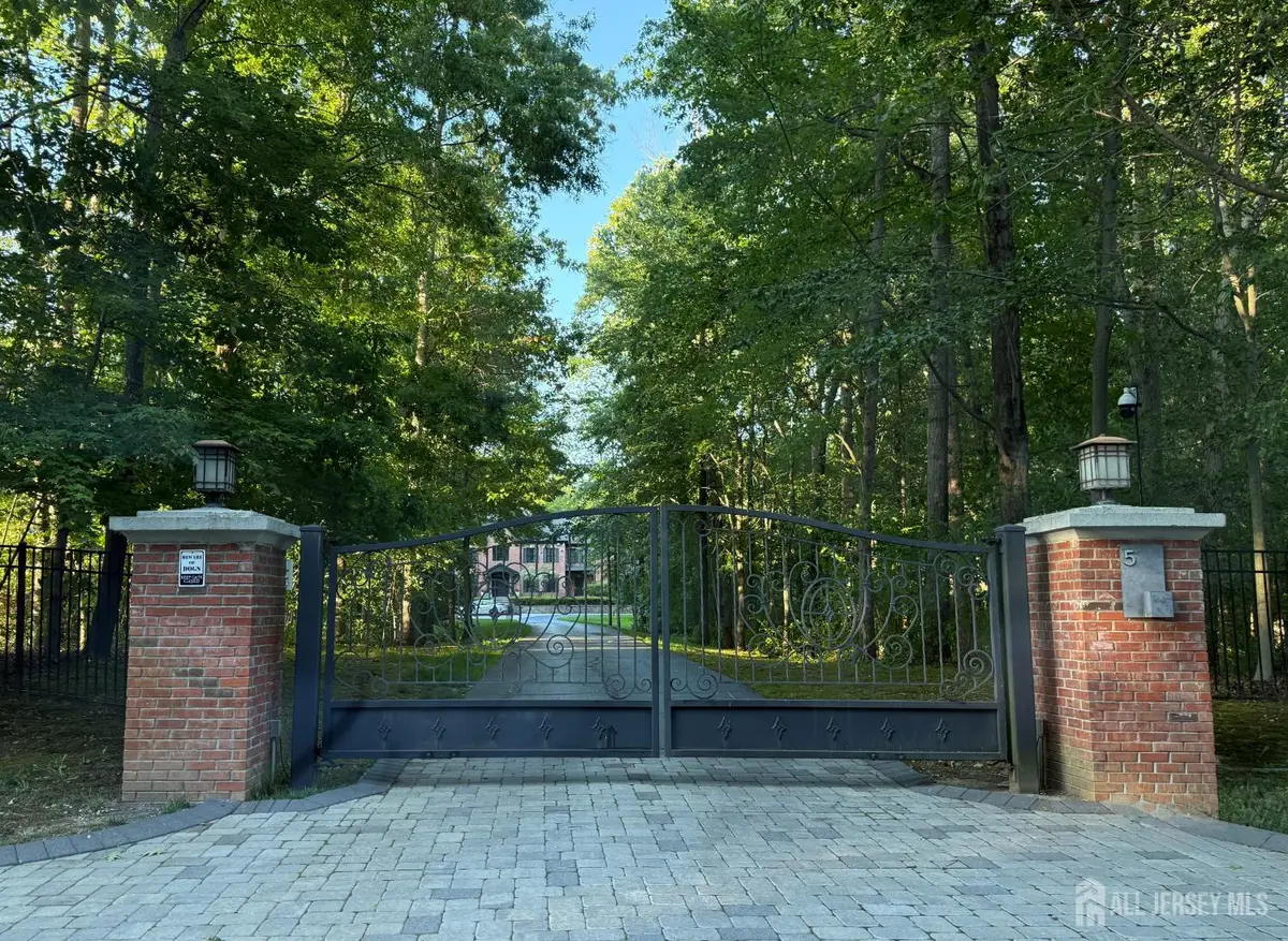 -5 Northwind Court, Monroe, NJ 08831 - #1