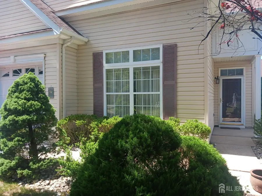 -6 Holly Manor Court, Helmetta, NJ 08828 - #3