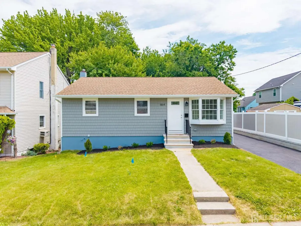 -864 Court Street, Woodbridge, NJ 07095 - #1