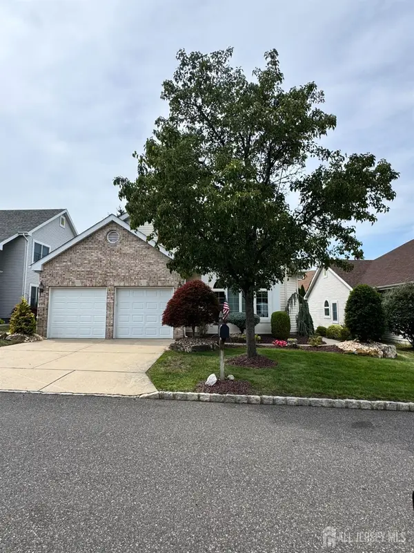 -7 Sherwood Drive, Monroe, NJ 08831
