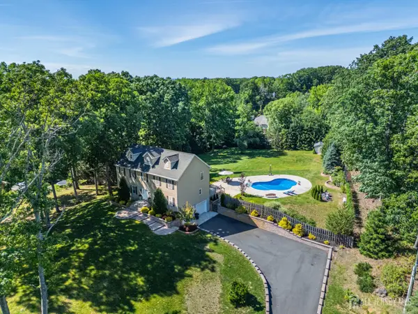 -24 Willow Lane, Marlboro, NJ 07726
