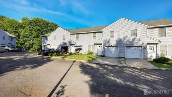 -2 Park Row, North Brunswick, NJ 08902