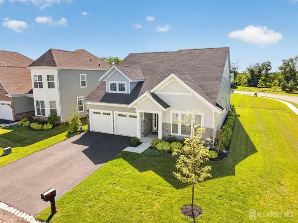 -2 Vizcaya Drive, Monroe, NJ 08831