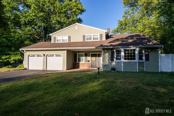 -3 Lycoming Lane, East Brunswick, NJ 08816