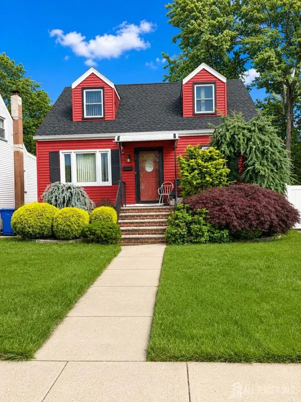 -235 Clinton Street, Woodbridge Proper, NJ 07095