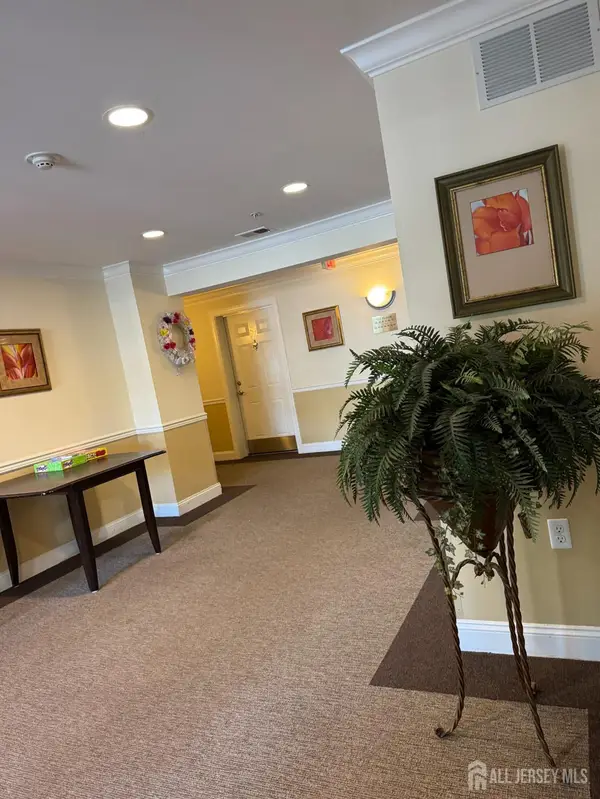 -85 Liddle Avenue, Edison, NJ 08837