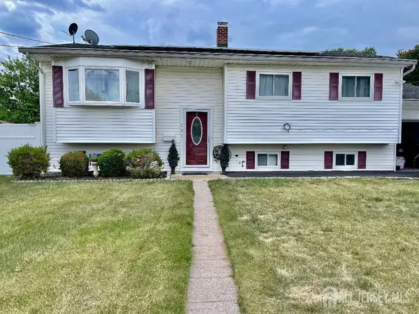 -101 Lee Drive, Middlesex, NJ 08846