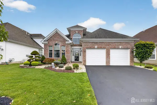 -228 Diamond Spring Drive, Monroe, NJ 08831