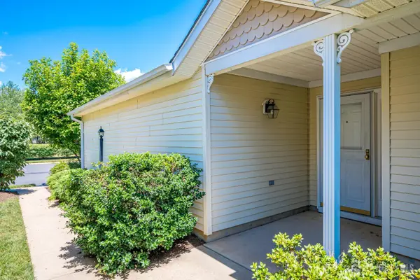 -280 Mockingbird Drive, Monroe, NJ 08831