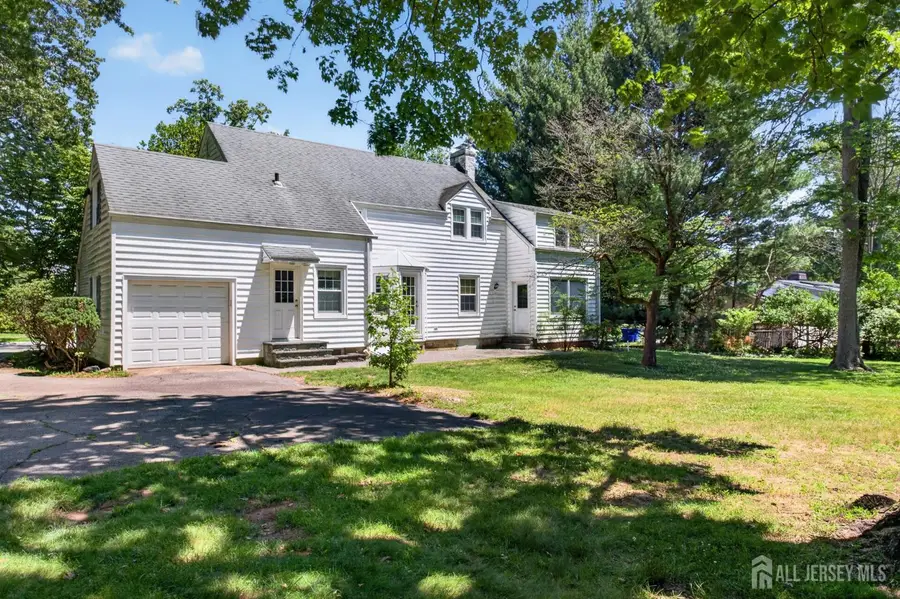 -31 Warwick Road, Colonia, NJ 07067 - #3