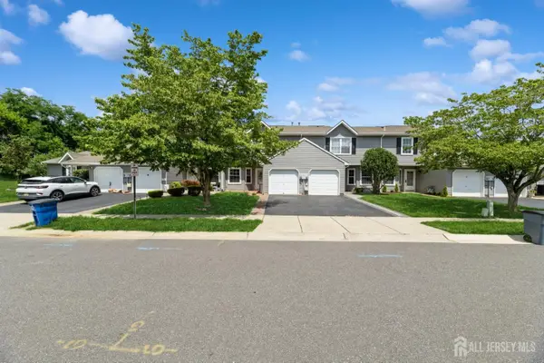 -7 Sloop Square, Howell, NJ 07228