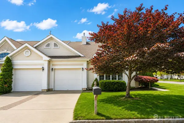 -30 Severn Way, Monroe, NJ 08831