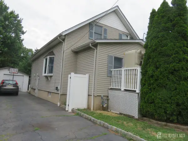 -12 Tonlyn Place, Sewaren, NJ 07077