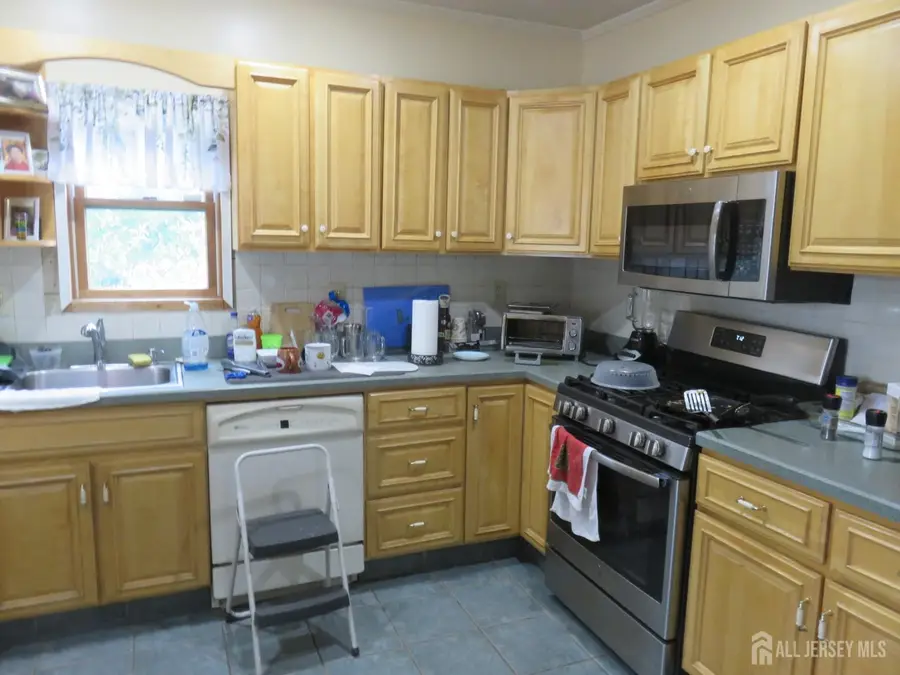 -12 Tonlyn Place, Sewaren, NJ 07077 - #2