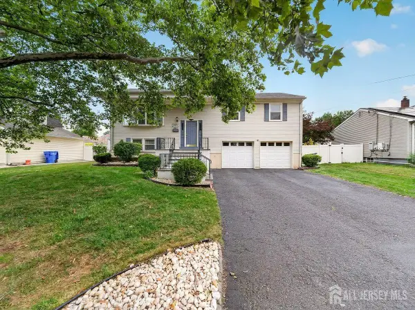 -961 Linwood Place, North Brunswick, NJ 08902