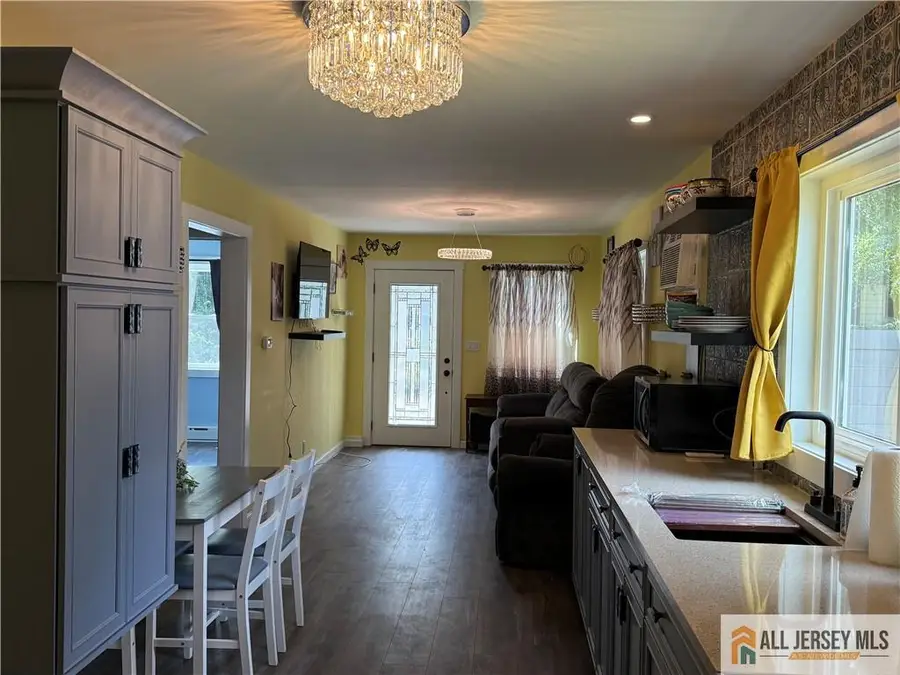 -21 Lantana Way, South Amboy, NJ 08879 - Image #3