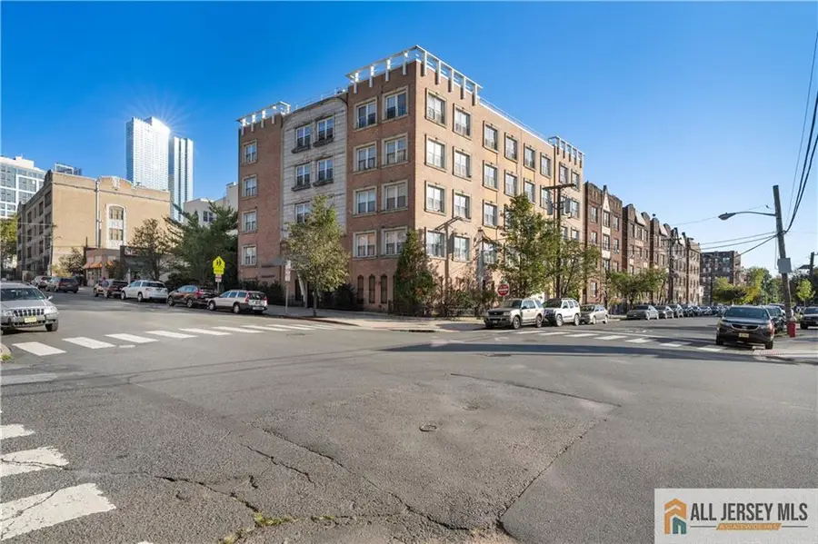 -45 Broadway Avenue #302, Jersey City, NJ 07306 - Image #2