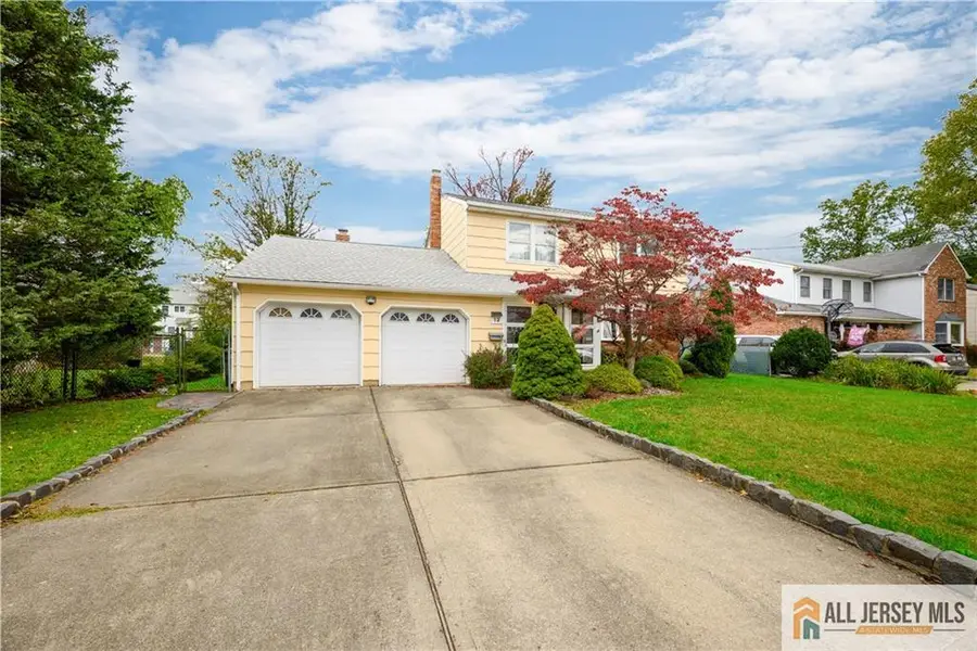 -12 W Clark Place, Colonia, NJ 07067 - Image #2