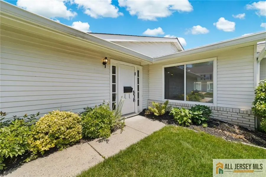 -442 Dahlia Plaza #442A, Clearbrook, NJ 08831 - Image #2