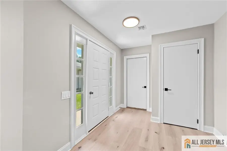 -442 Dahlia Plaza #442A, Clearbrook, NJ 08831 - Image #3