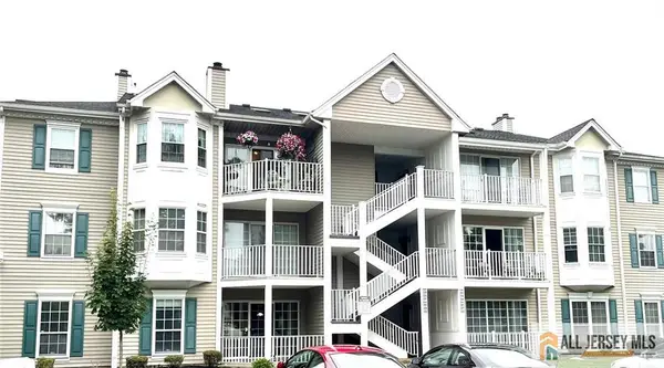 -341 Wimbeldon Court, North Brunswick, NJ 08902