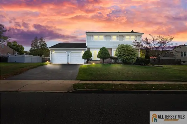 -70 Creamer Drive, Sayreville, NJ 08872