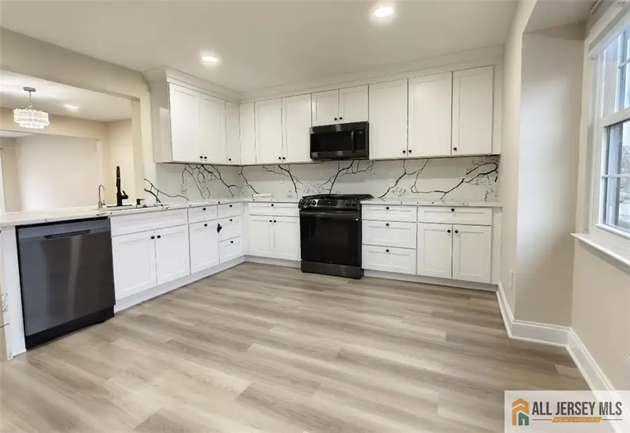 -3203 N Oaks Boulevard, North Brunswick, NJ 08902 - Image #3