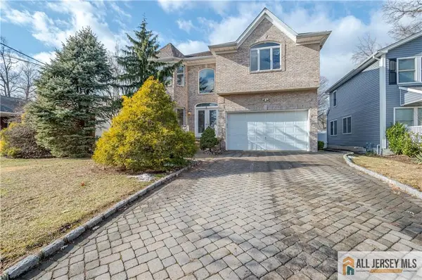 -53 Princeton Avenue, Colonia, NJ 07067