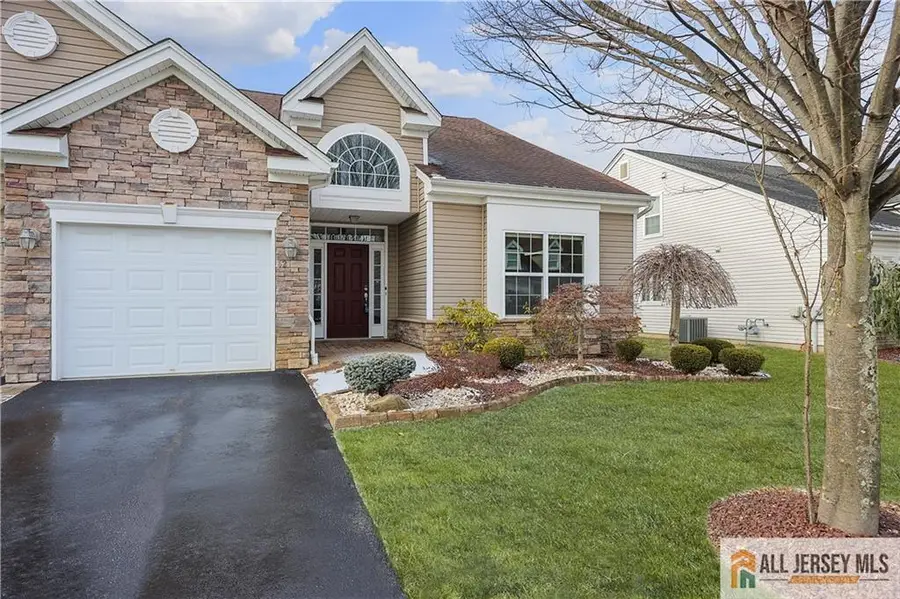 -42 Gryphon Drive, Monroe, NJ 08831 - Image #2