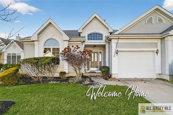 -12 Wellington Place, Monroe, NJ 08831