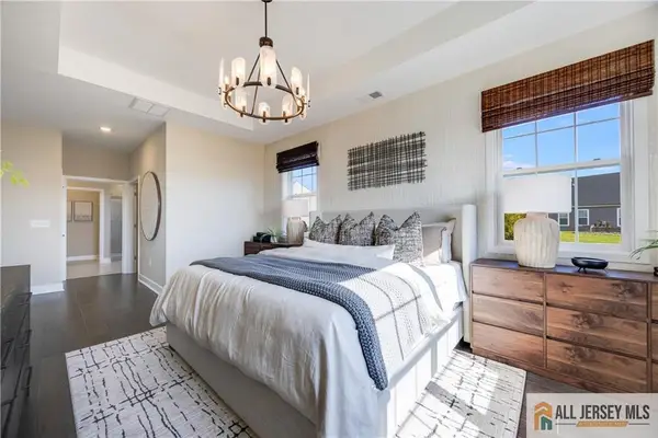 -94 Fillmore Drive, Monroe, NJ 08831