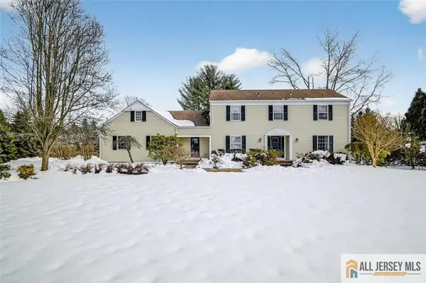 -4 Hardley Drive, Cranbury, NJ 08512