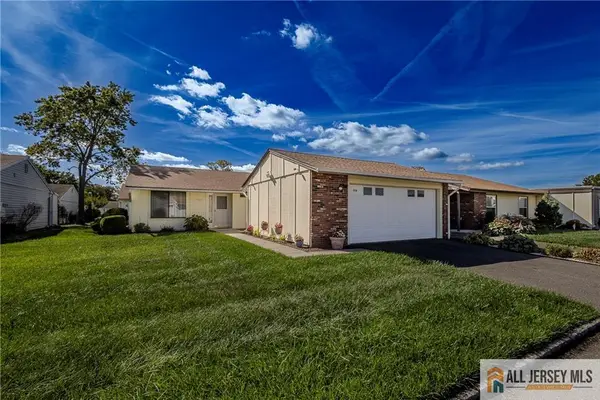 -30 Larch Plaza #30A, Jamesburg, NJ 08831