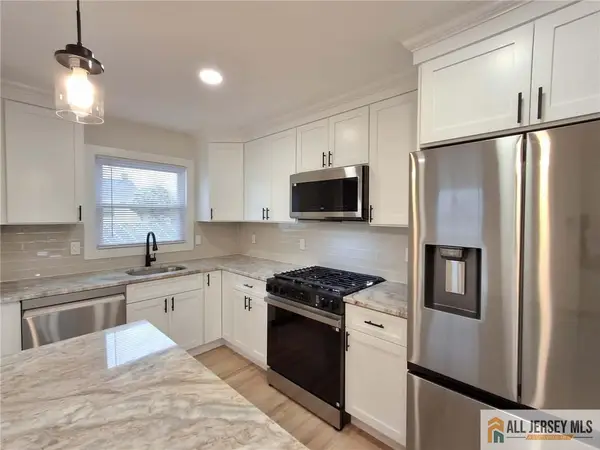 -397 Lake Avenue, Colonia, NJ 07067