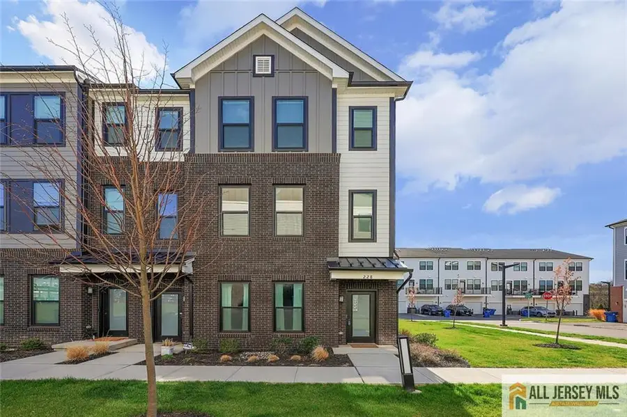 -228 Peyton Place #121, New Brunswick, NJ 08901 - #2