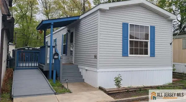 -2505 Woodbridge Avenue #16L, Edison, NJ 08817