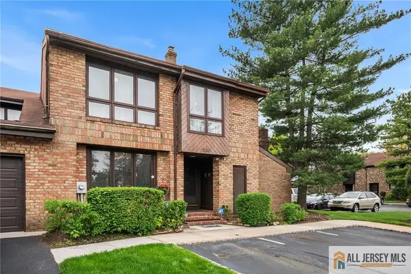 -325 Willowbrook Drive, North Brunswick, NJ 08902