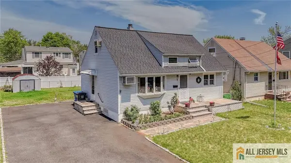 -7 W James Place, Iselin, NJ 08830